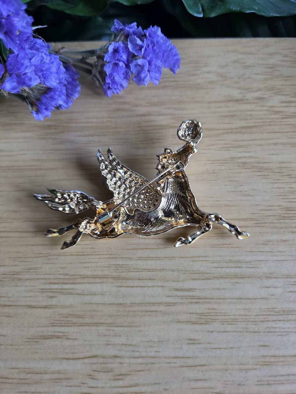 Horse Brooch With Rhinestone Rings - Picture 2 of 4